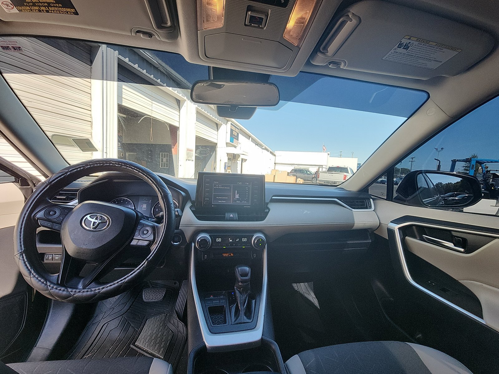 Used 2021 Toyota RAV4 XLE FWD image 17