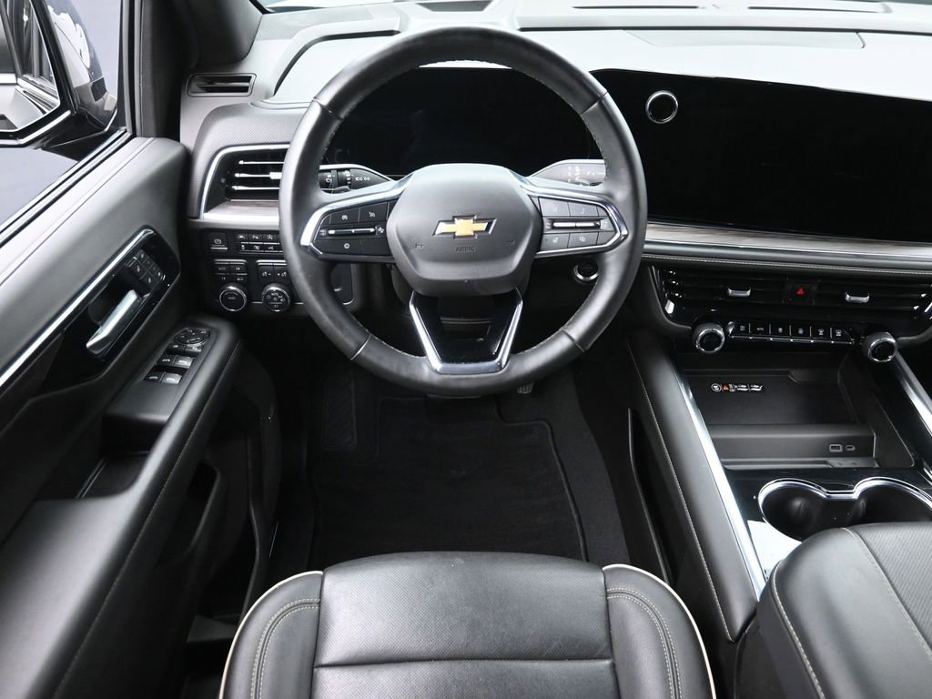 Used 2025 Chevrolet Tahoe Premier AWD/4WD image 12