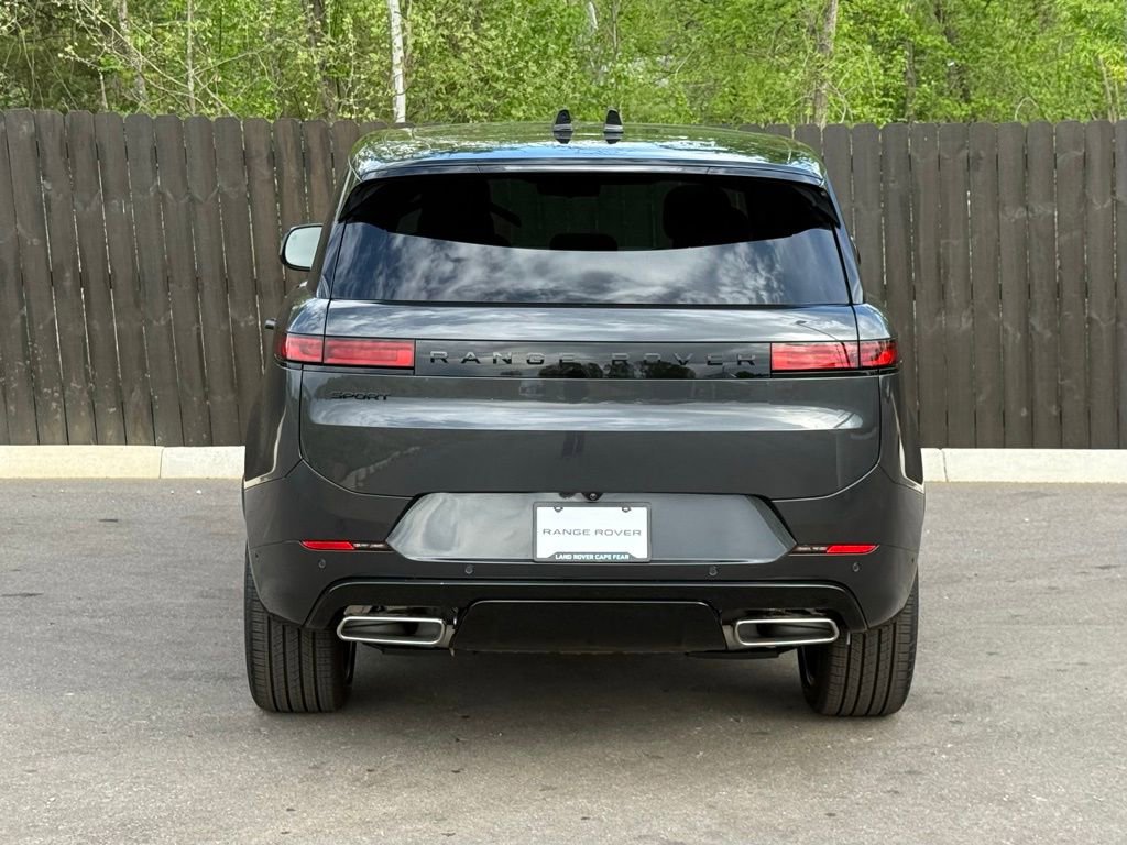 New 2026 Land Rover Range Rover Sport Dynamic SE AWD/4WD image 4