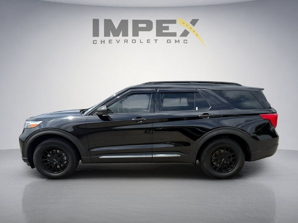 Used 2021 Ford Explorer XLT w/ Equipment Group 202A AWD/4WD image 2