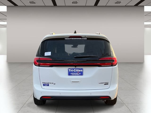 New 2026 Chrysler Pacifica Limited w/ S Appearance Package AWD/4WD image 4