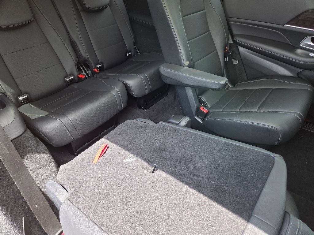 Used 2023 Mercedes-Benz GLS 450 4MATIC image 5