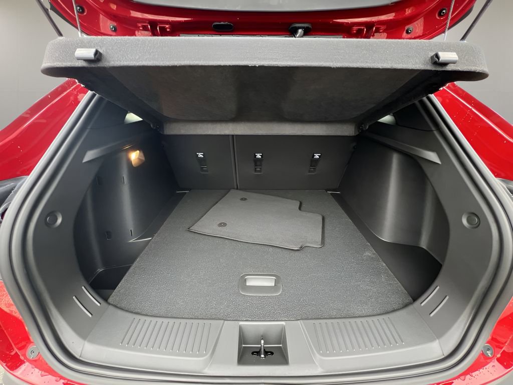 New 2026 Chevrolet Trax RS w/ Sunroof Package image 24