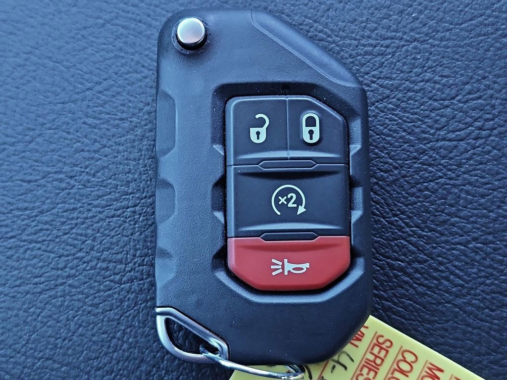 New 2025 Jeep Wrangler Unlimited Rubicon w/ Convenience Group image 38