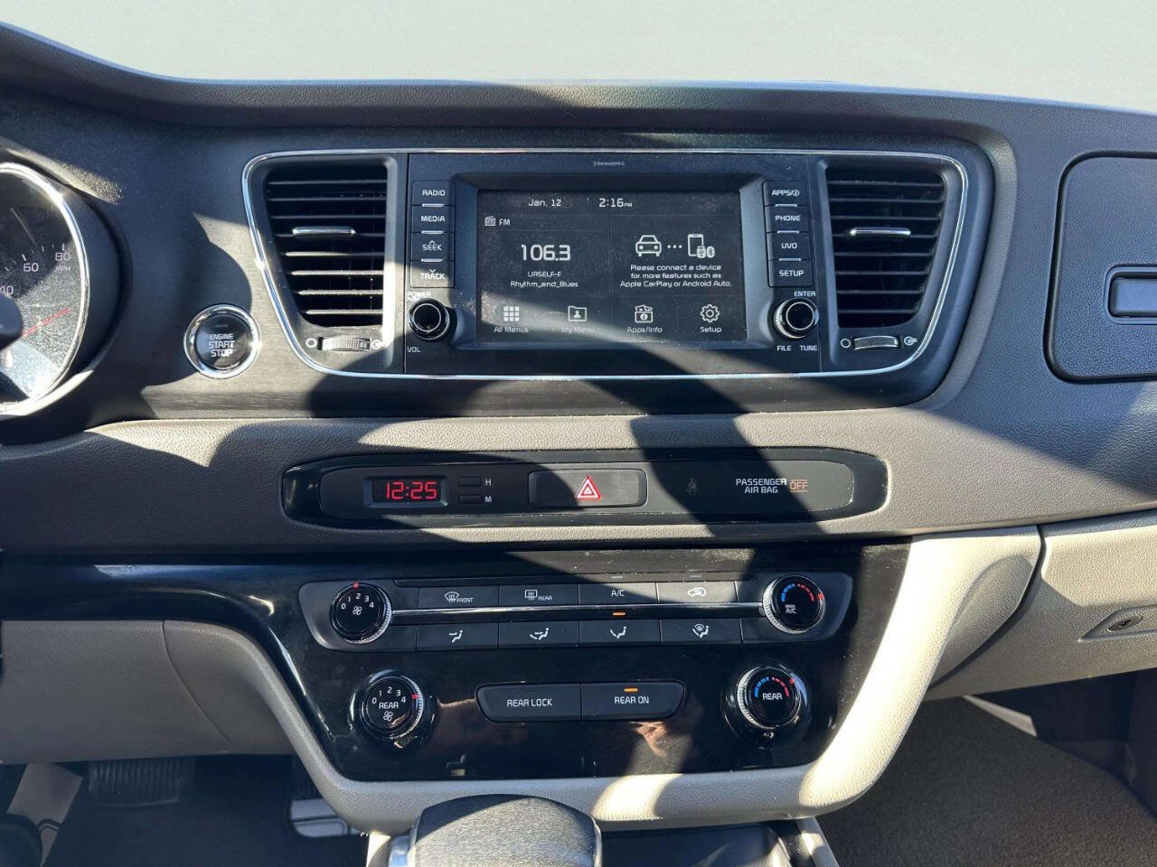 Used 2017 Kia Sedona LX w/ LX Essentials Premium Package image 29