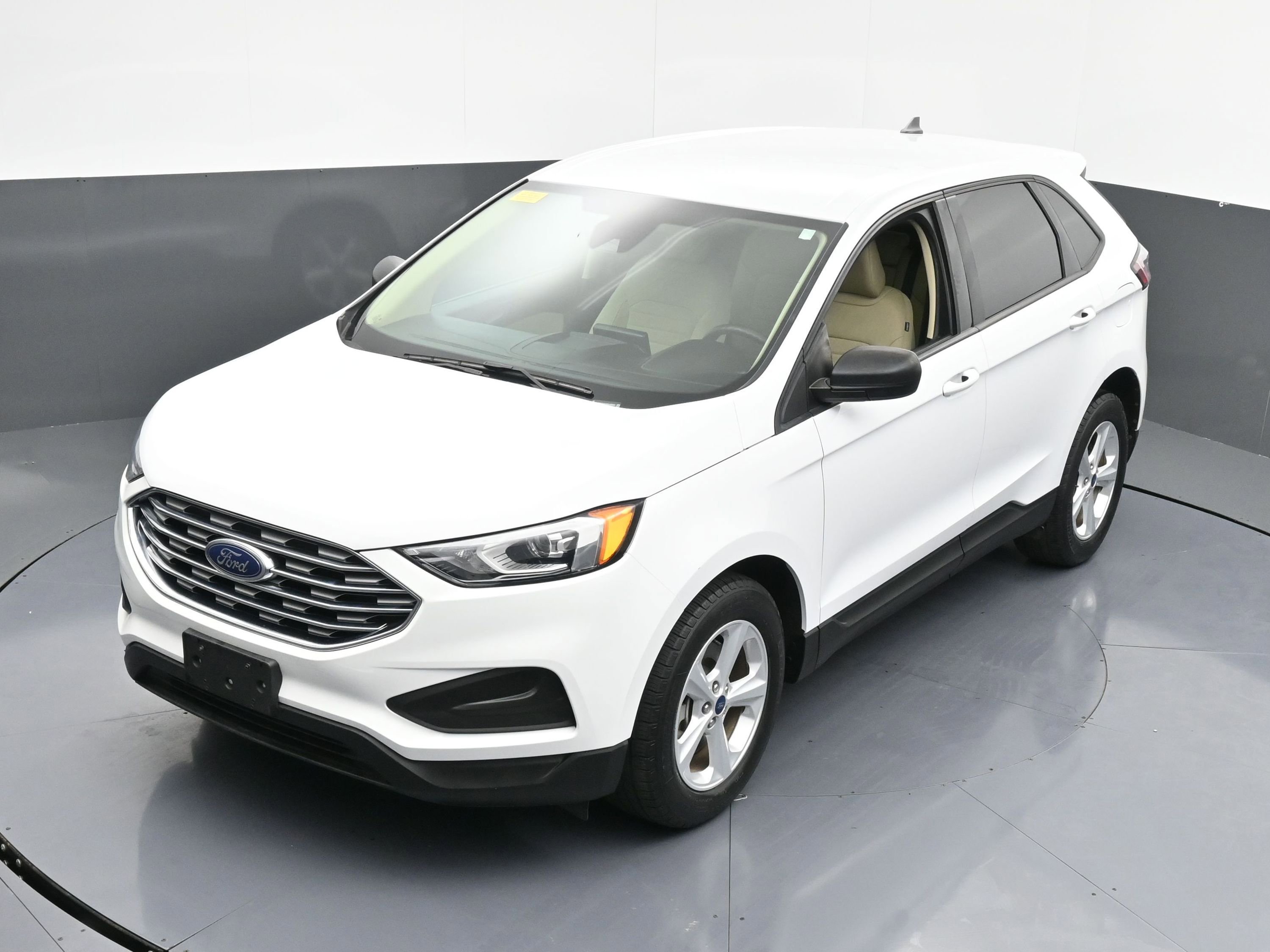 Used 2021 Ford Edge SE image 32