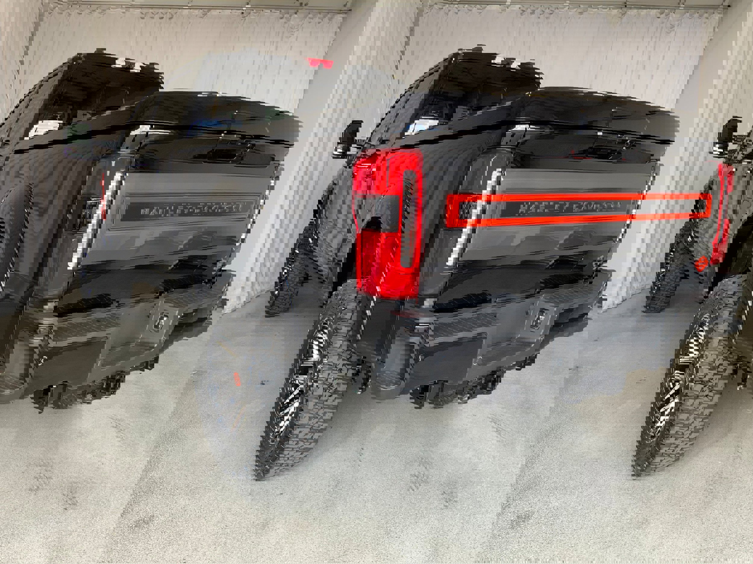 New 2026 Ford F250 Lariat w/ Black Appearance Package image 5