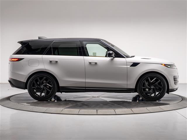 Used 2023 Land Rover Range Rover Sport SE image 6