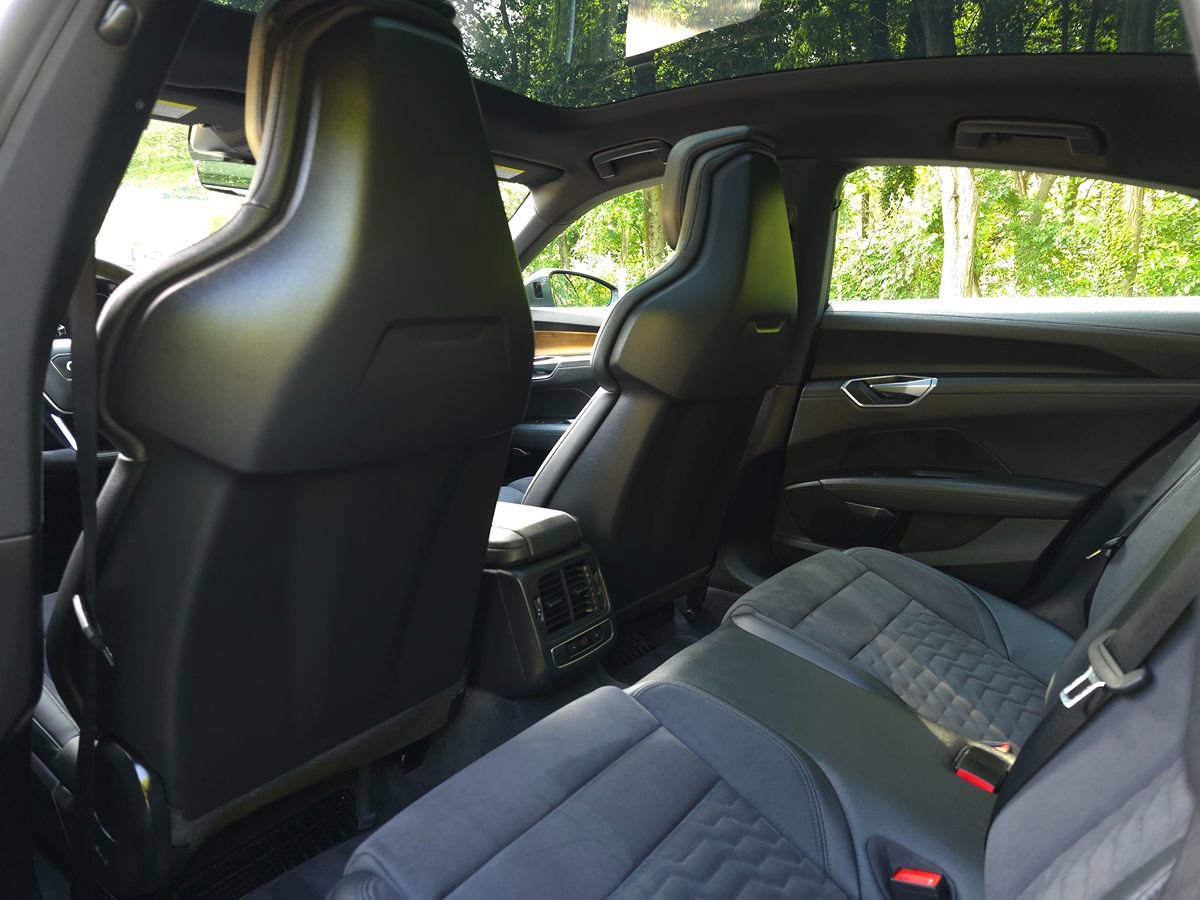 Used 2023 Audi e-tron GT Premium Plus AWD/4WD image 14