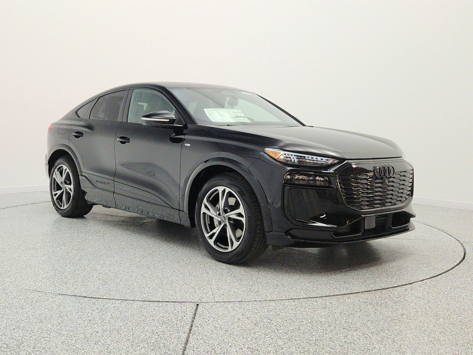 New 2027 Audi Q6 e-tron Prestige AWD/4WD image 3