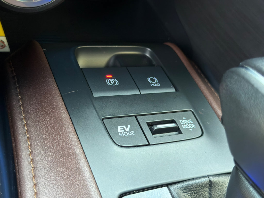 Used 2022 Toyota Venza XLE AWD/4WD image 30