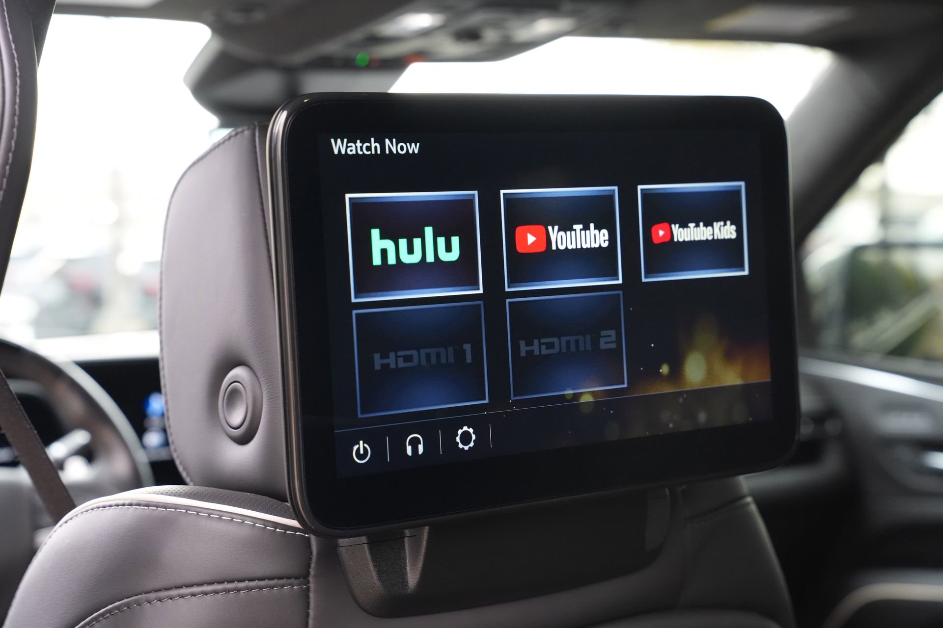 Certified 2024 Cadillac Escalade ESV V w/ Heavy-Duty Trailer Package image 16