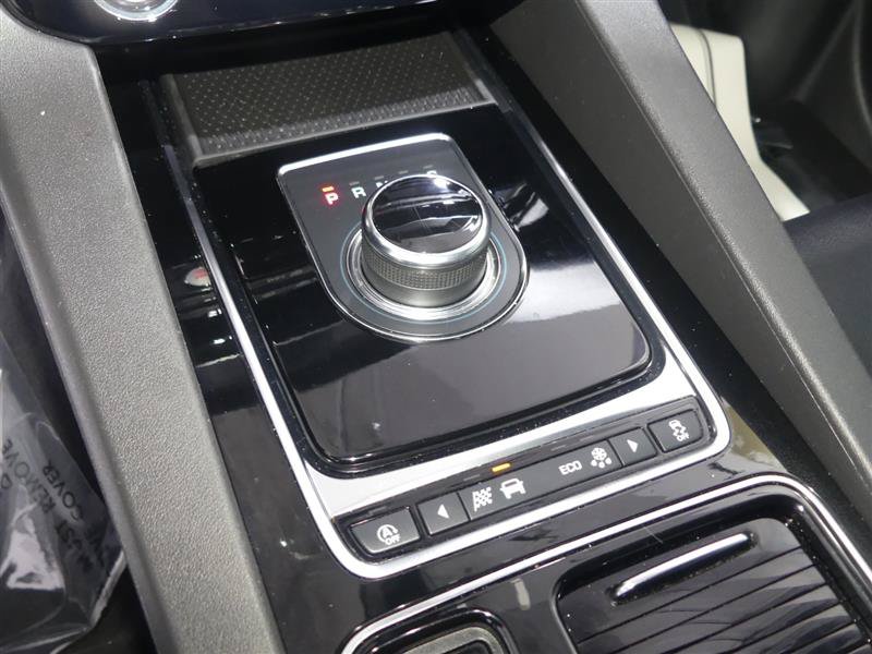 Used 2019 Jaguar F-PACE Premium AWD/4WD image 38