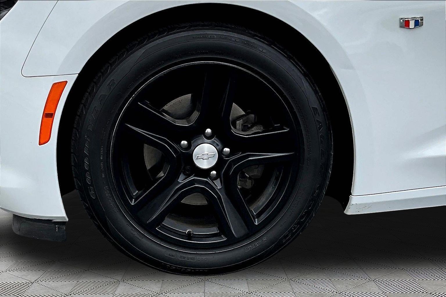 Used 2024 Chevrolet Camaro LT RWD image 32