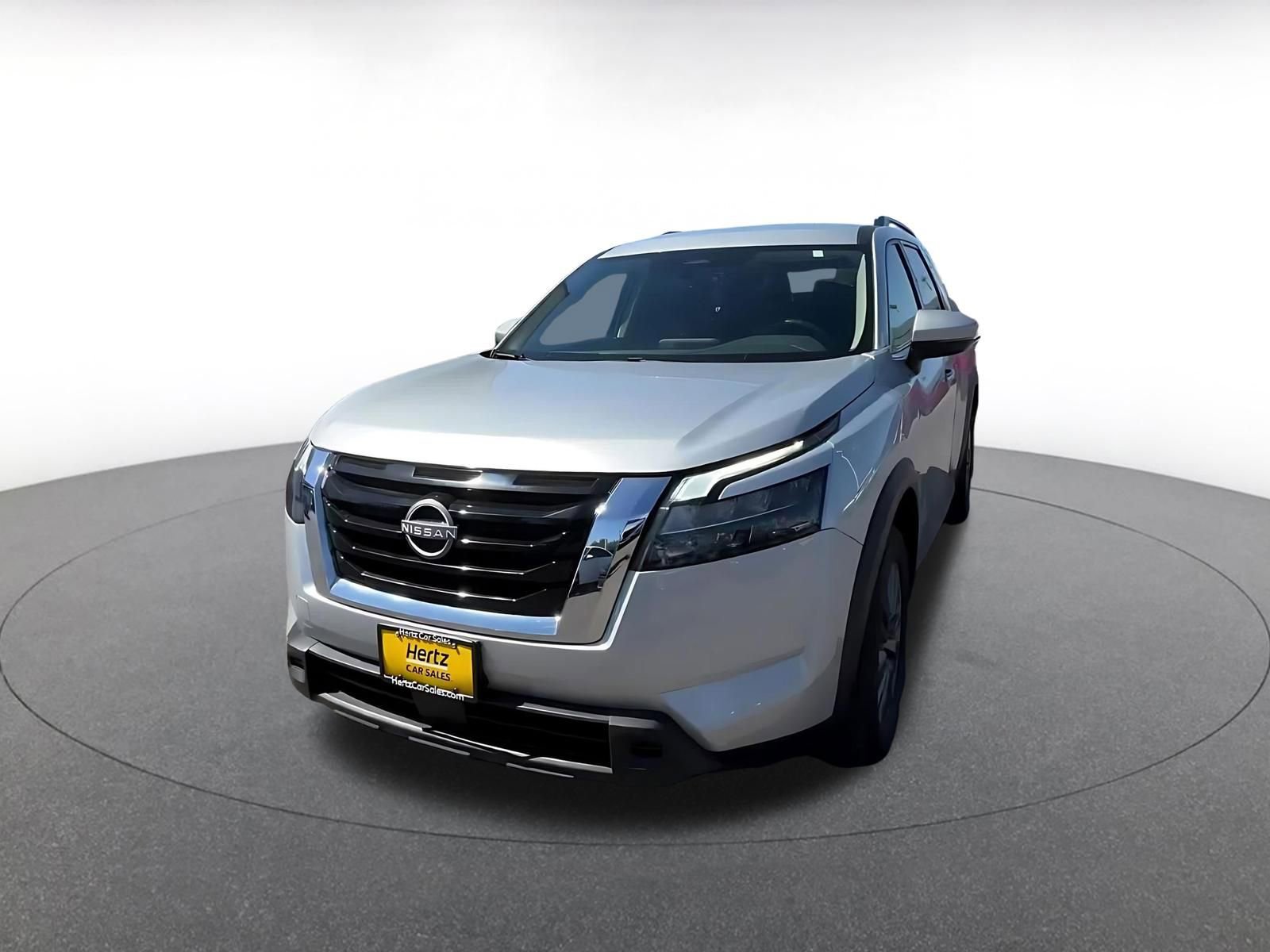 Used 2025 Nissan Pathfinder SV AWD/4WD image 7