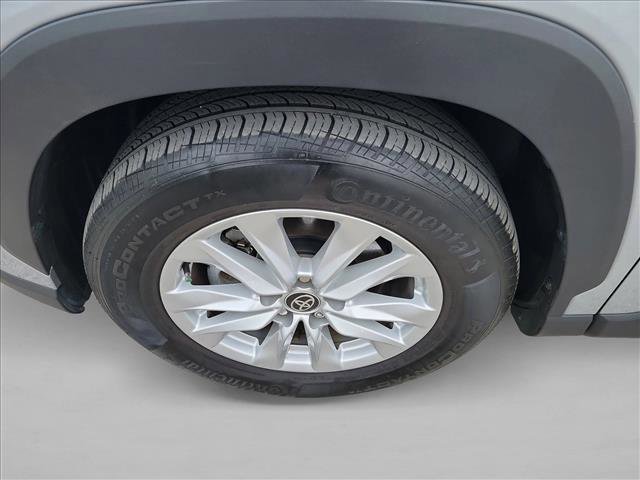 Used 2022 Toyota Corolla Cross LE w/ Moonroof Package image 9