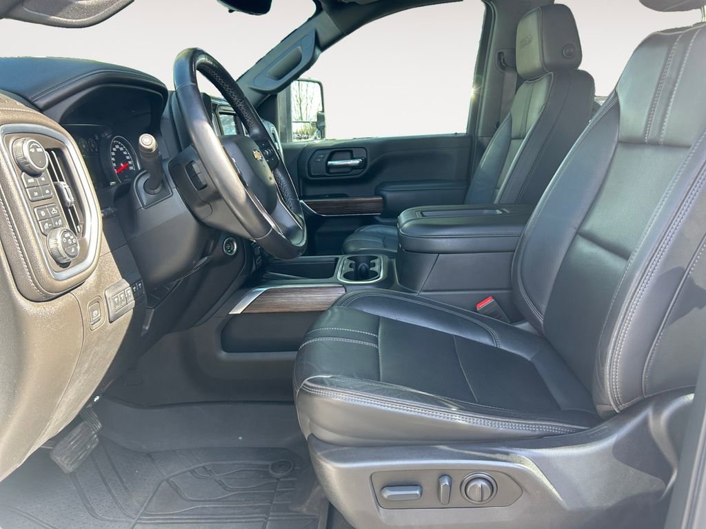 Used 2022 Chevrolet Silverado 3500 High Country image 15