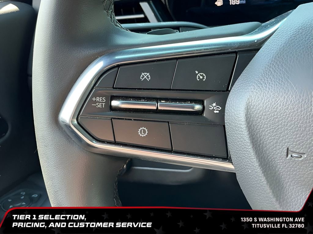 Used 2025 Chevrolet Suburban Premier RWD image 33