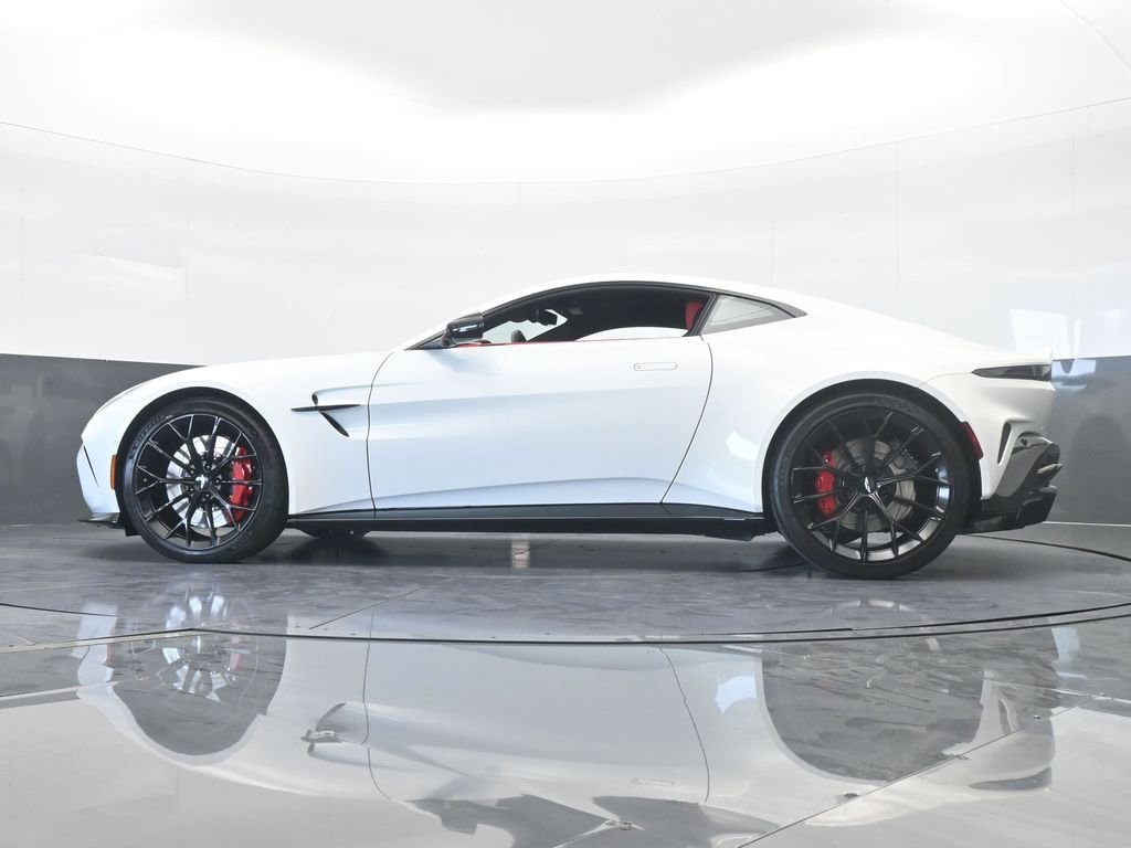 Used 2025 Aston Martin V8 Vantage Coupe image 72