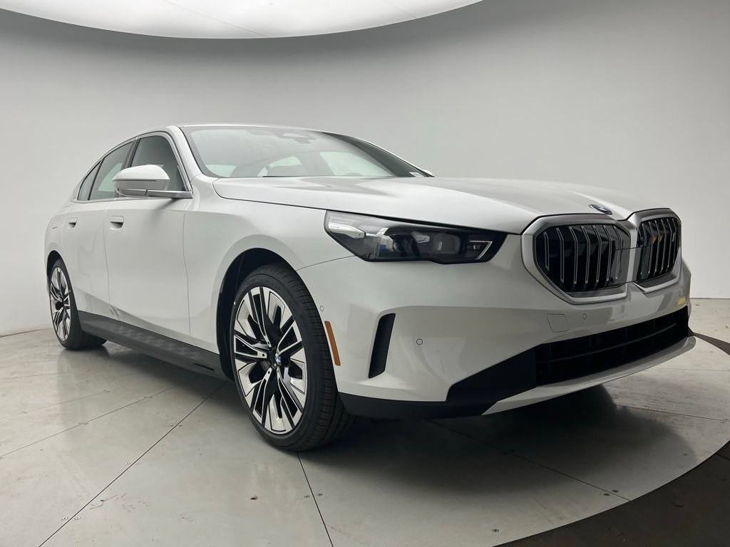Used 2026 BMW i5 eDrive40 w/ Premium Package RWD image 2