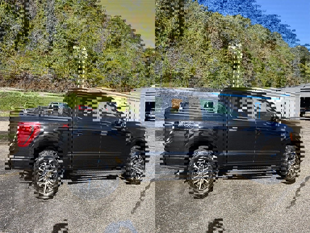 Used 2021 Ford F150 XL w/ STX Appearance Package image 3