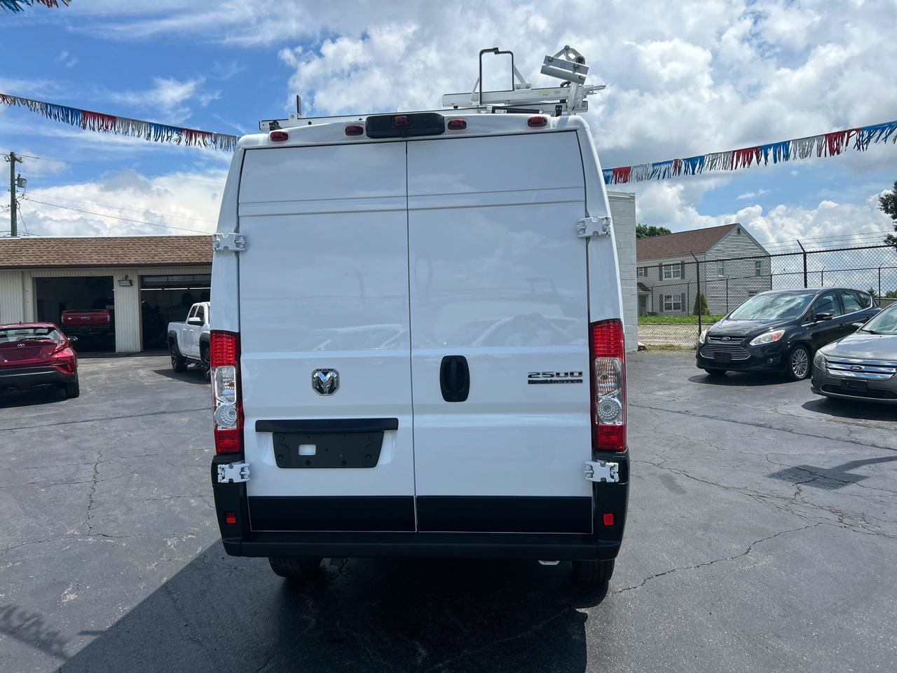 Used 2024 RAM ProMaster 2500 w/ Convenience Group FWD image 6