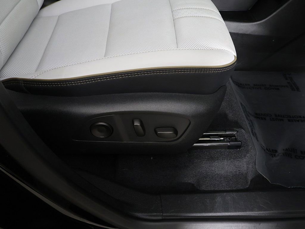 Used 2025 Chevrolet Traverse High Country w/ LPO, Cargo Package AWD/4WD image 34