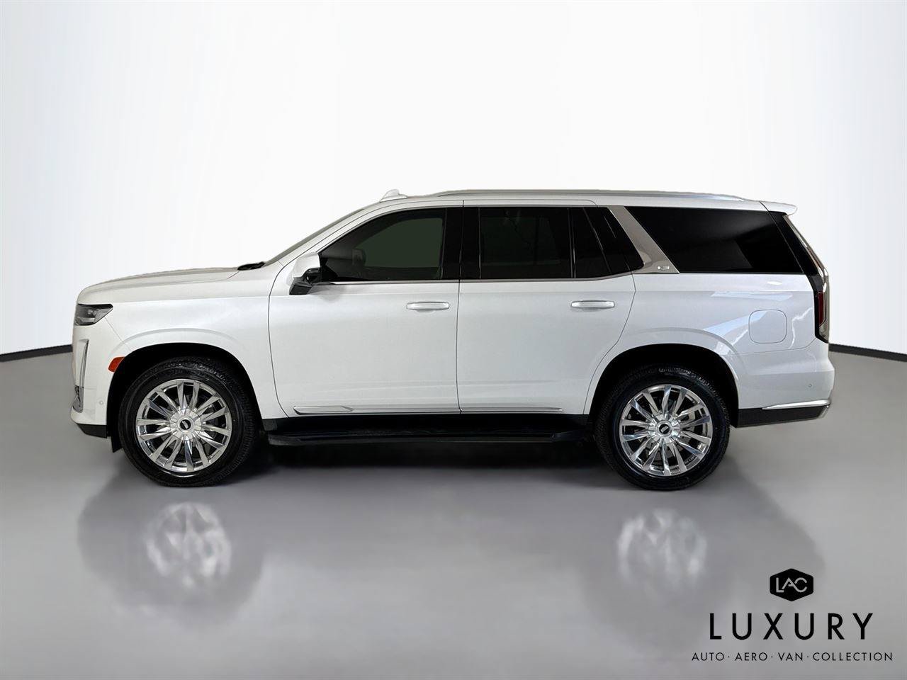 Used 2021 Cadillac Escalade Premium Luxury AWD/4WD image 9