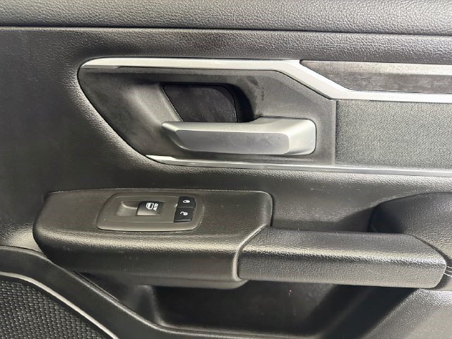 Used 2022 RAM 1500 2WD Quad Cab image 30