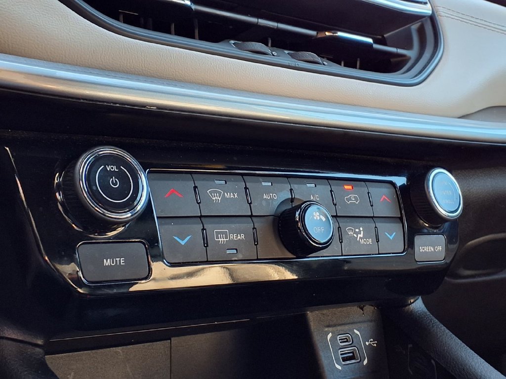 Used 2025 Jeep Compass Limited AWD/4WD image 26