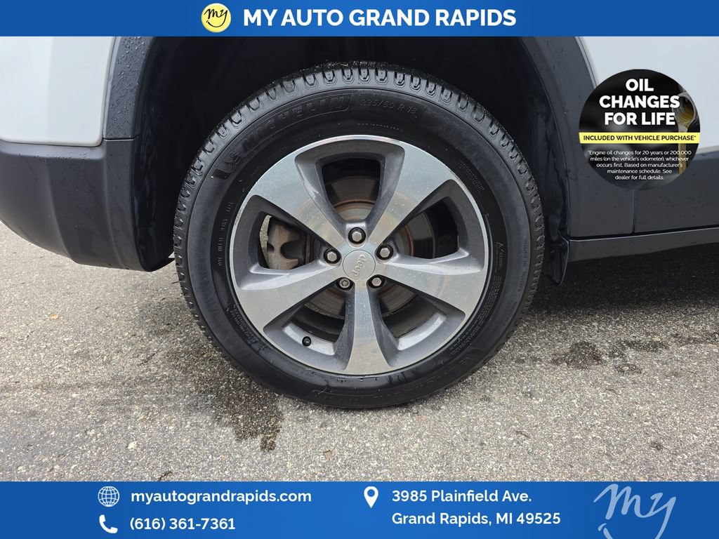 Used 2019 Jeep Cherokee Limited AWD/4WD image 41