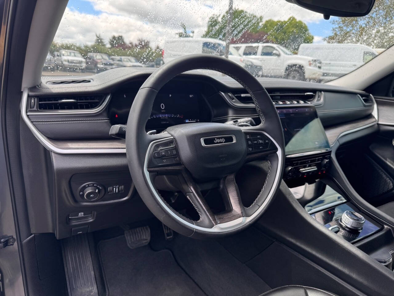 Used 2023 Jeep Grand Cherokee Limited AWD/4WD image 8