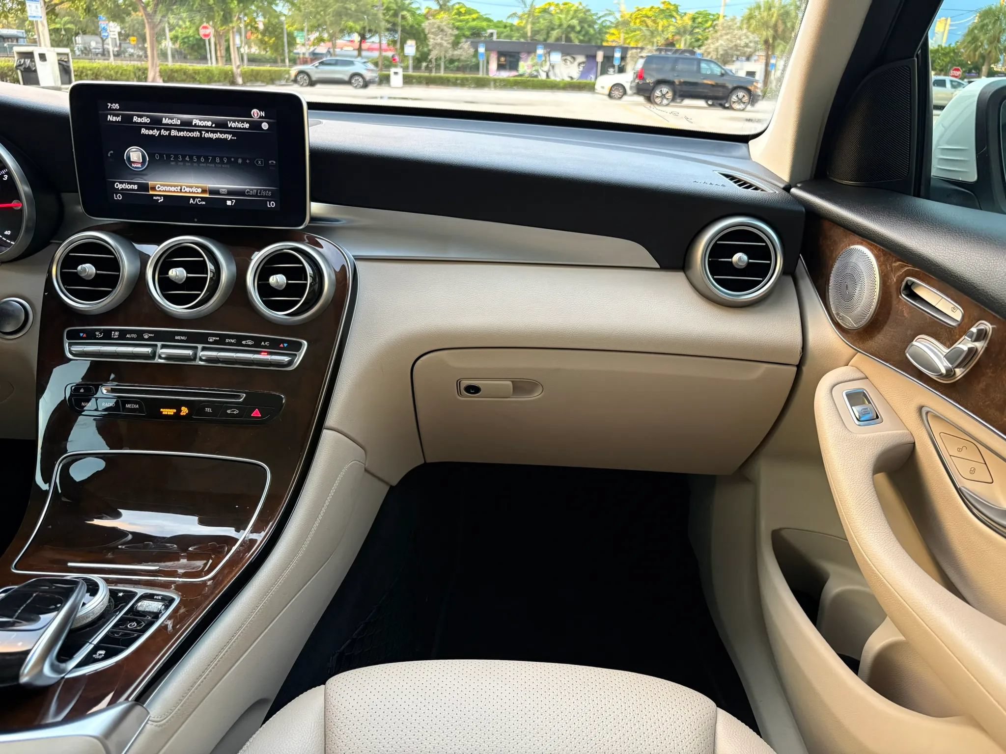 Used 2017 Mercedes-Benz GLC 300 4MATIC image 36