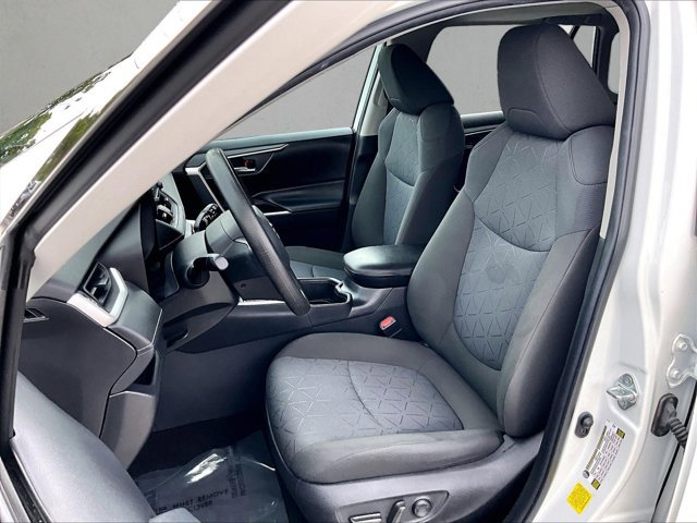 Used 2022 Toyota RAV4 XLE FWD image 27