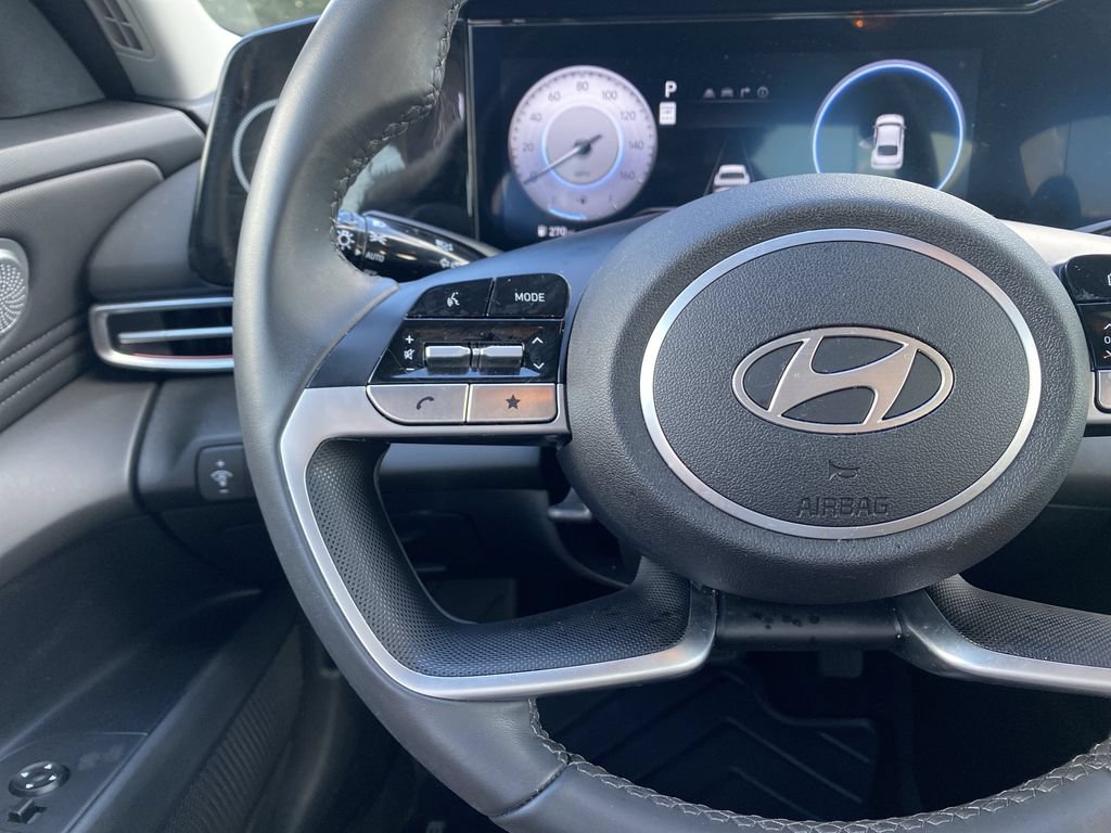 Certified 2025 Hyundai Elantra SEL FWD image 20