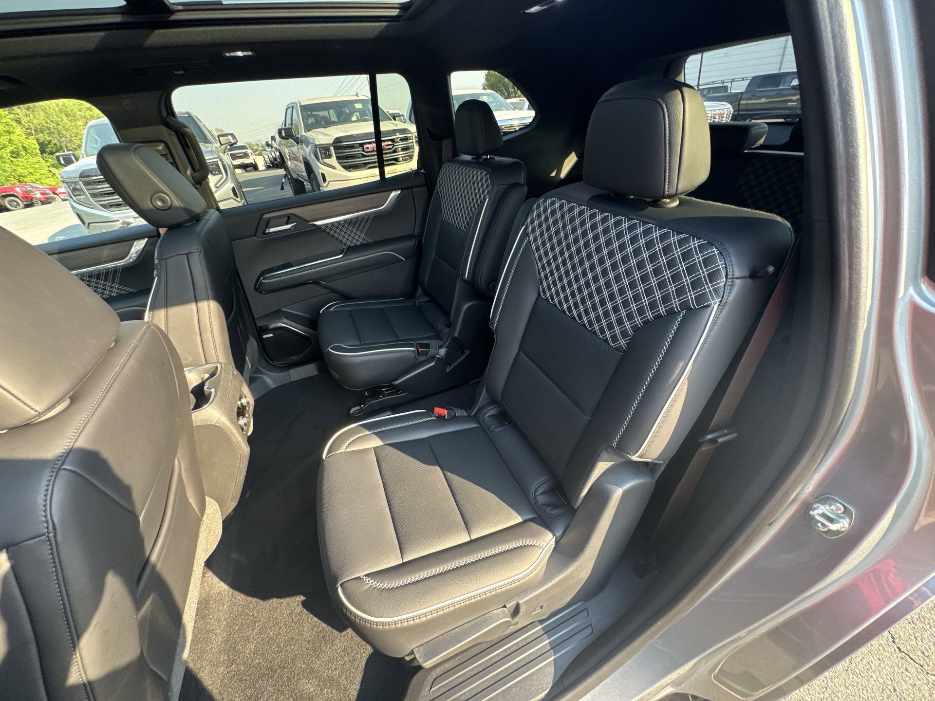 New 2026 GMC Acadia Denali w/ Super Cruise Package AWD/4WD image 25