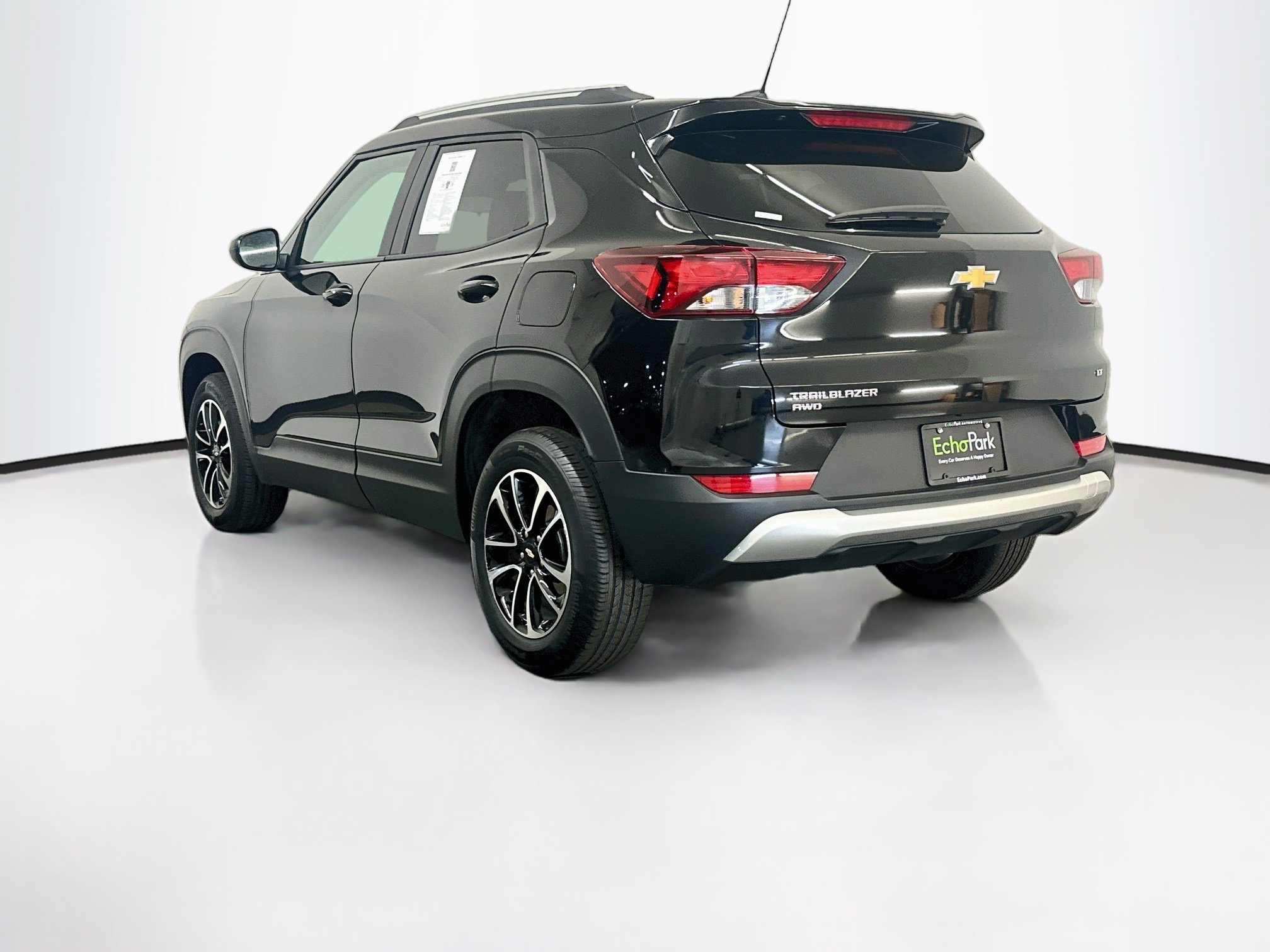 Used 2025 Chevrolet TrailBlazer LT AWD/4WD image 5