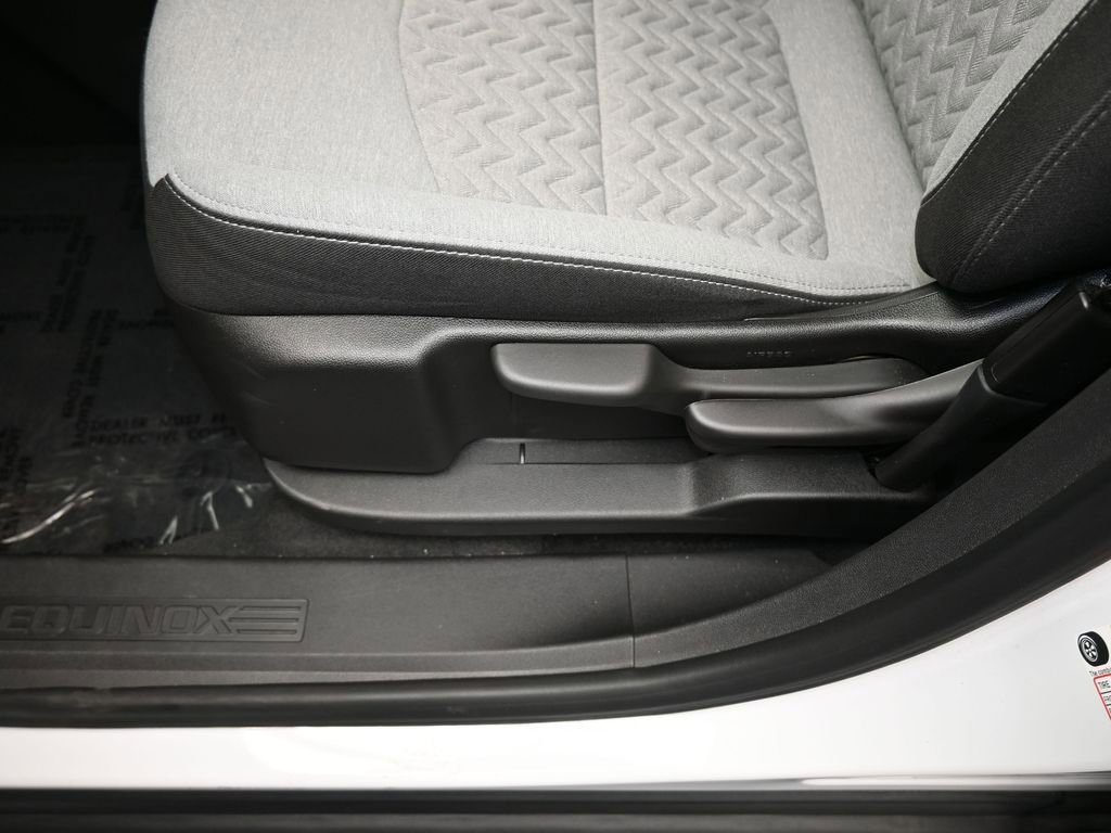 Used 2023 Chevrolet Equinox LS image 15