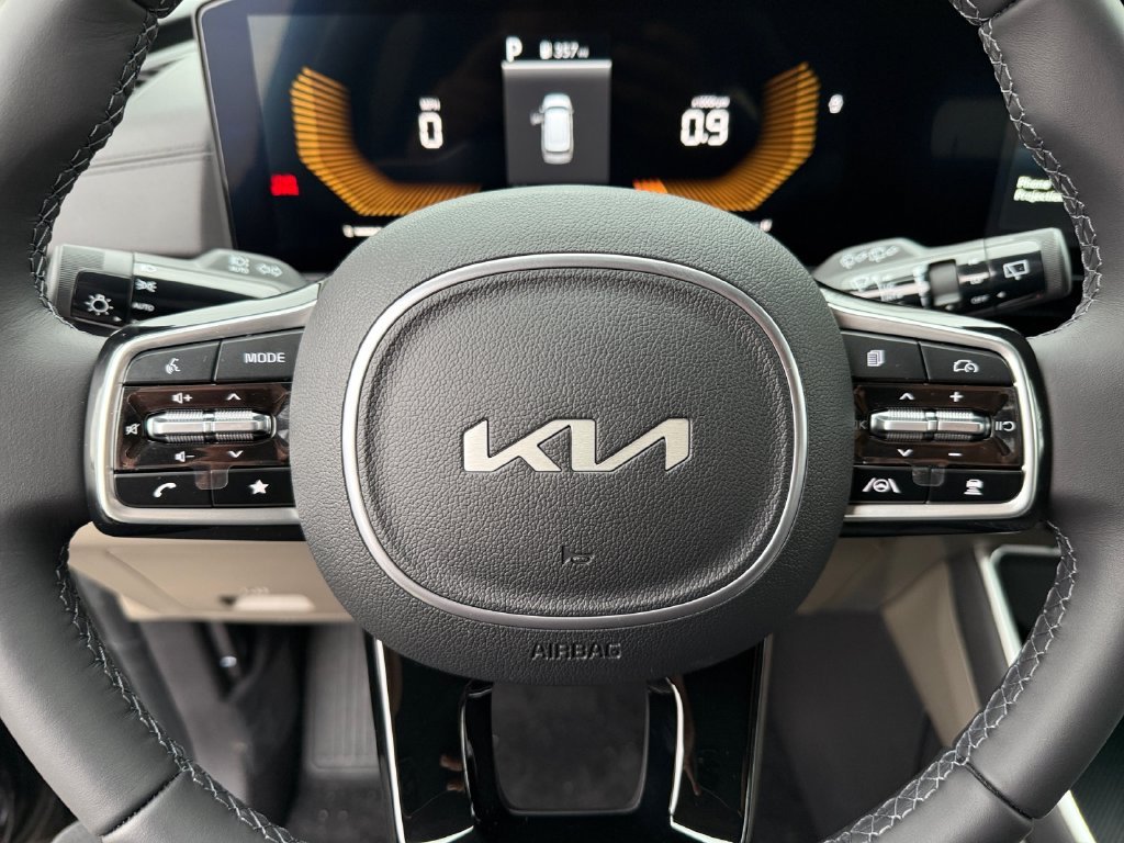 New 2026 Kia Carnival FWD image 22