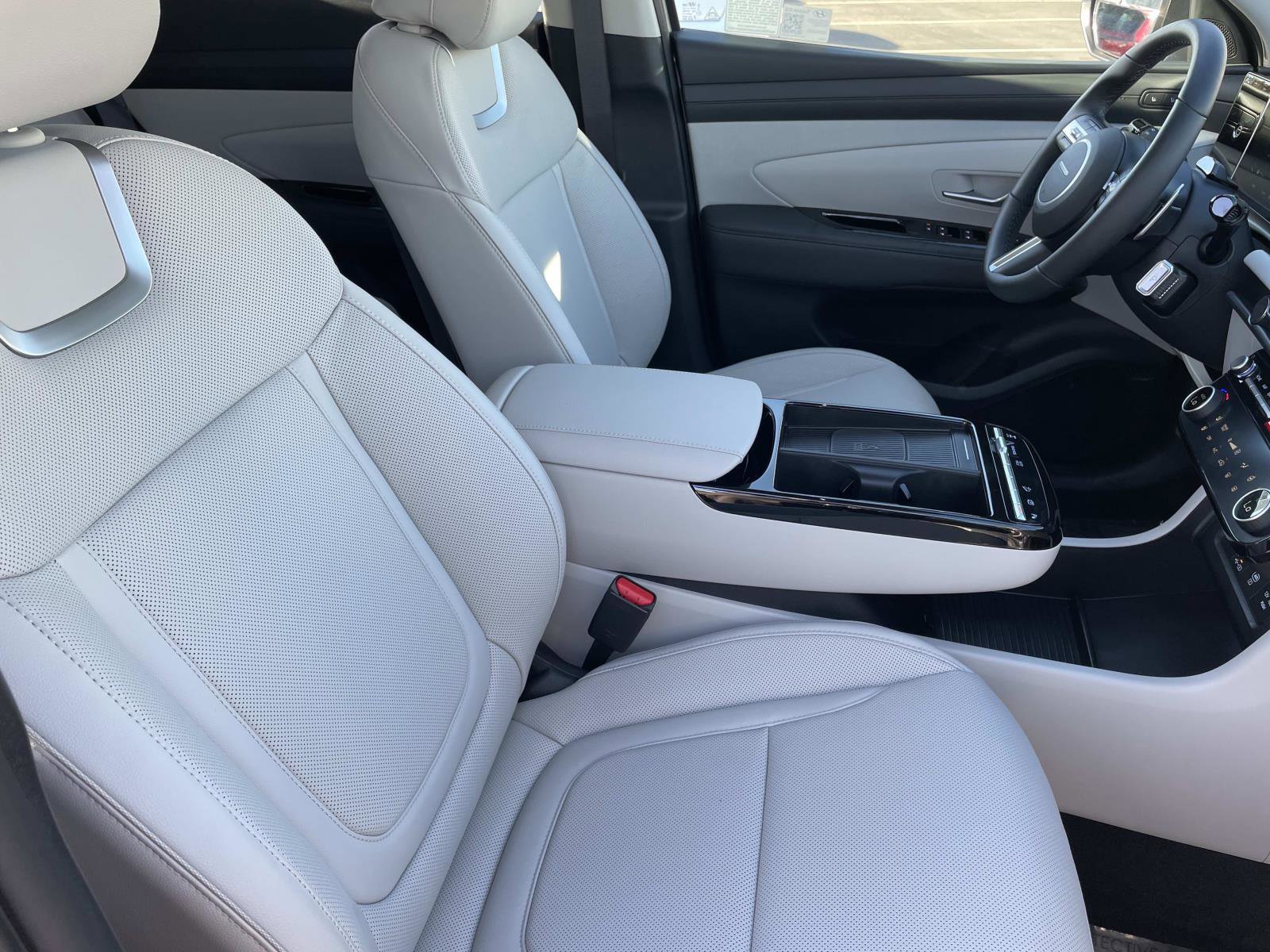 Used 2025 Hyundai Tucson Limited image 28