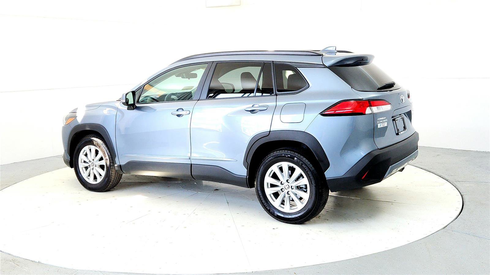 Certified 2024 Toyota Corolla Cross LE image 4