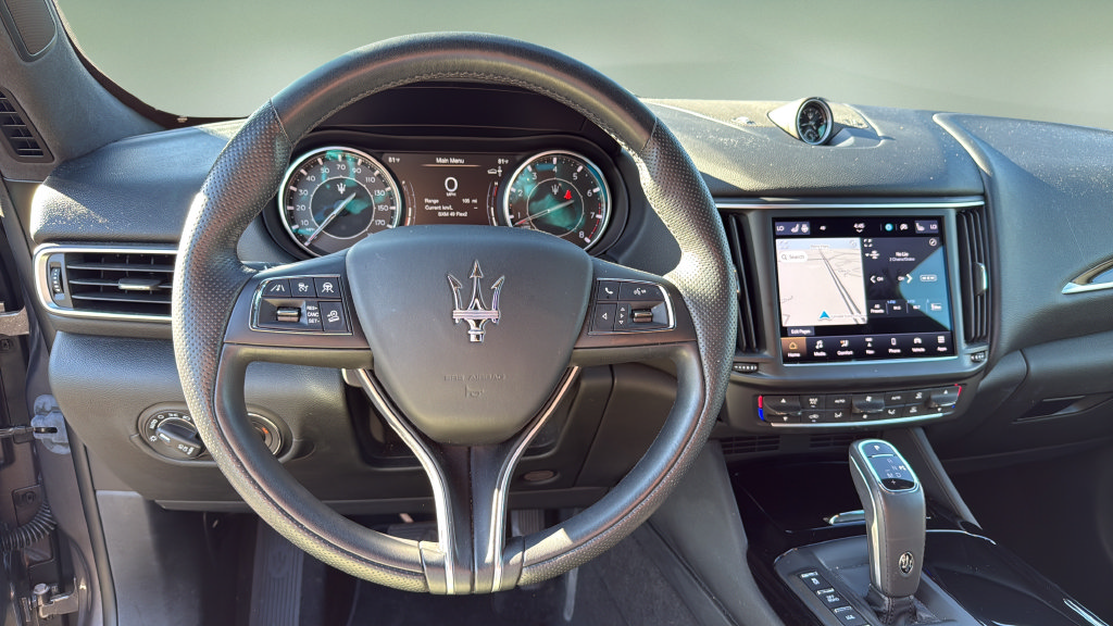 Used 2023 Maserati Levante GT AWD/4WD image 36