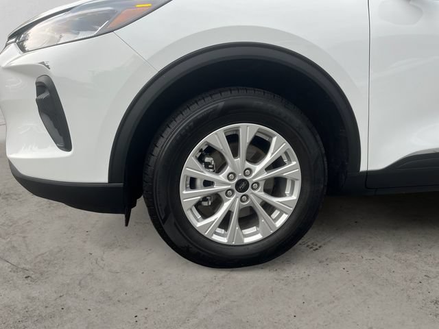 Used 2025 Ford Escape Active AWD/4WD image 14