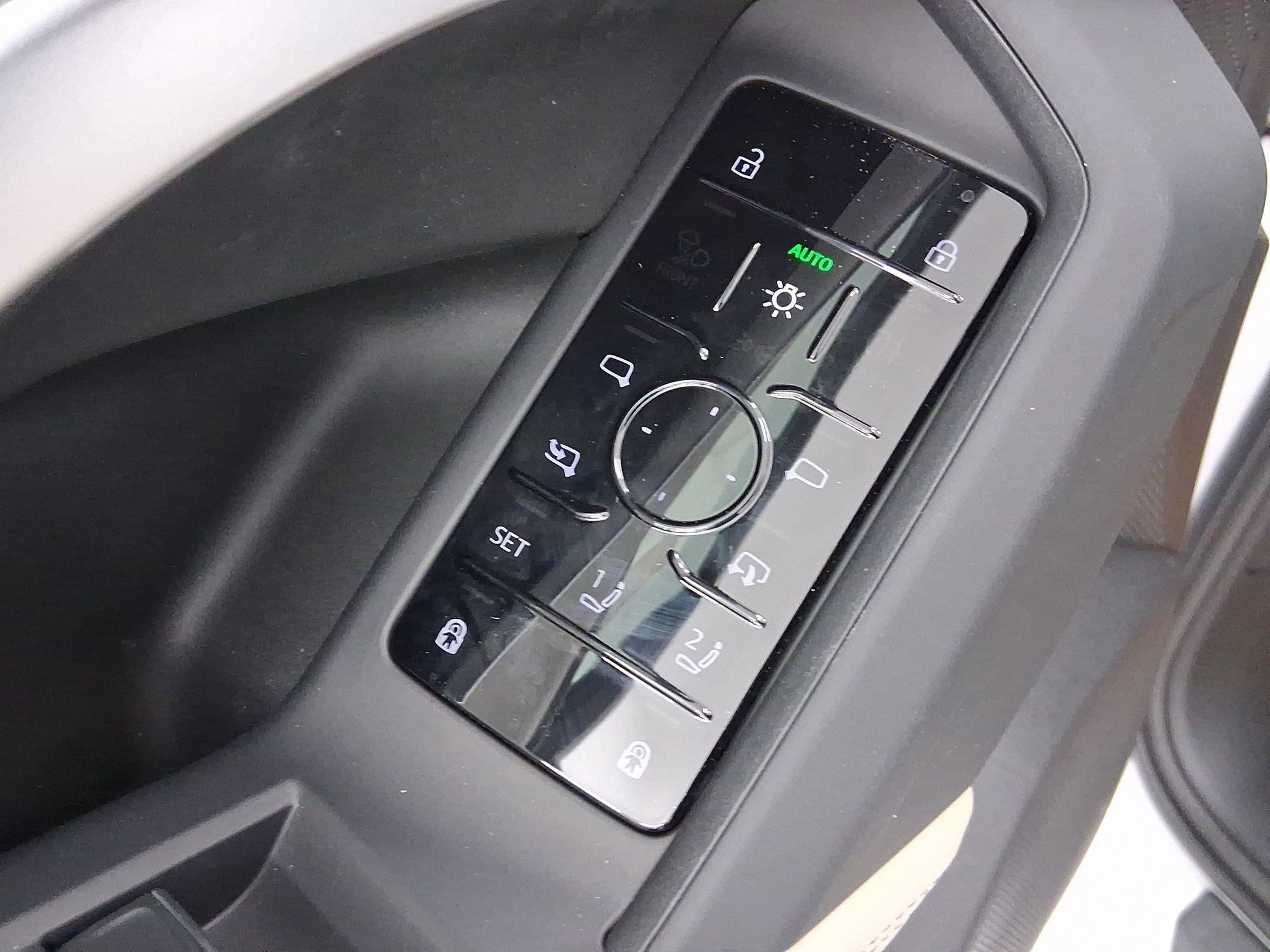 Certified 2025 Audi Q5 Premium w/ Convenience Package image 12