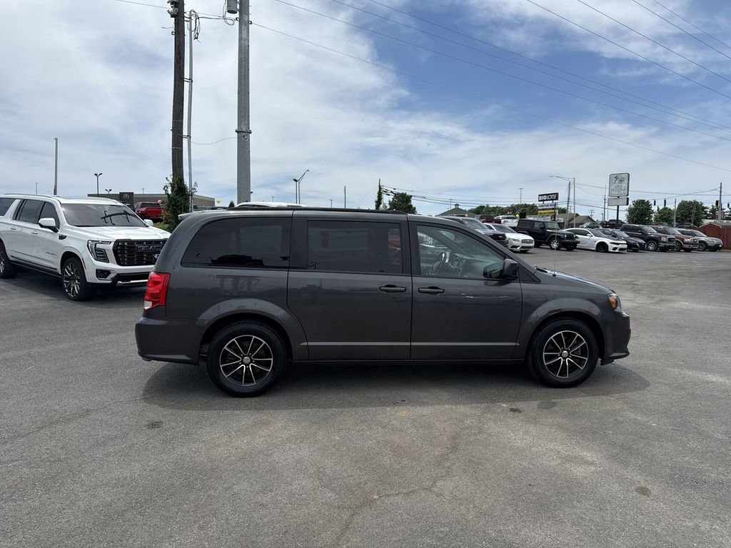 Used 2019 Dodge Grand Caravan SE FWD image 14