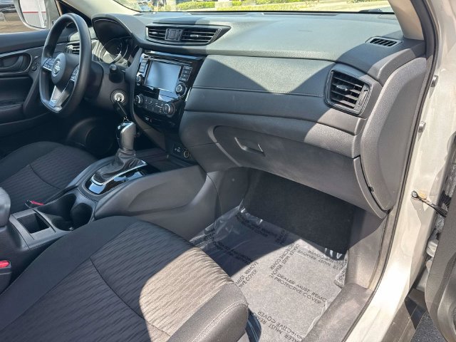 Used 2019 Nissan Rogue S FWD image 17