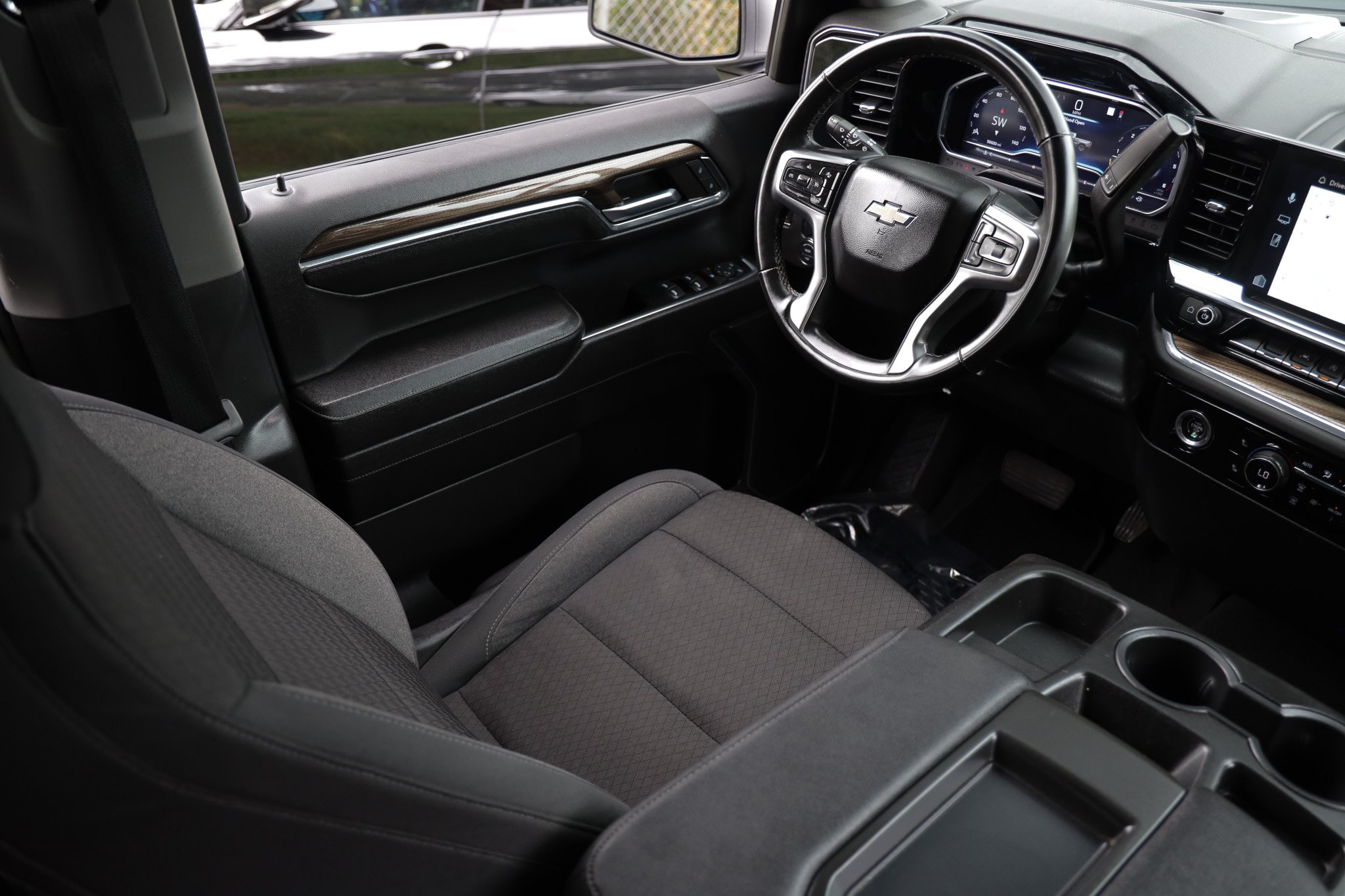 Used 2024 Chevrolet Silverado 1500 LT w/ Protection Package RWD image 25