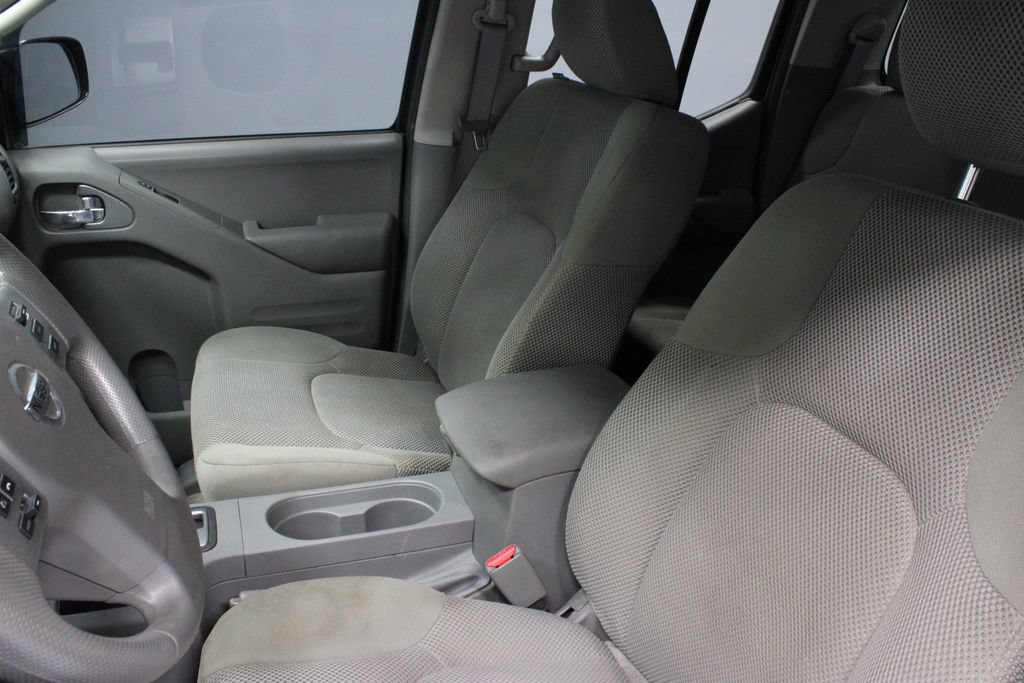 Used 2015 Nissan Frontier SV w/ SV Value Truck Package AWD/4WD image 24