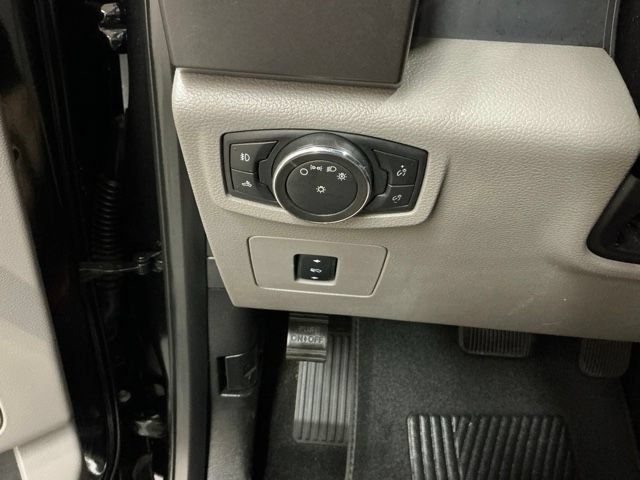 Used 2015 Ford F150 XLT w/ Equipment Group 302A Luxury AWD/4WD image 22