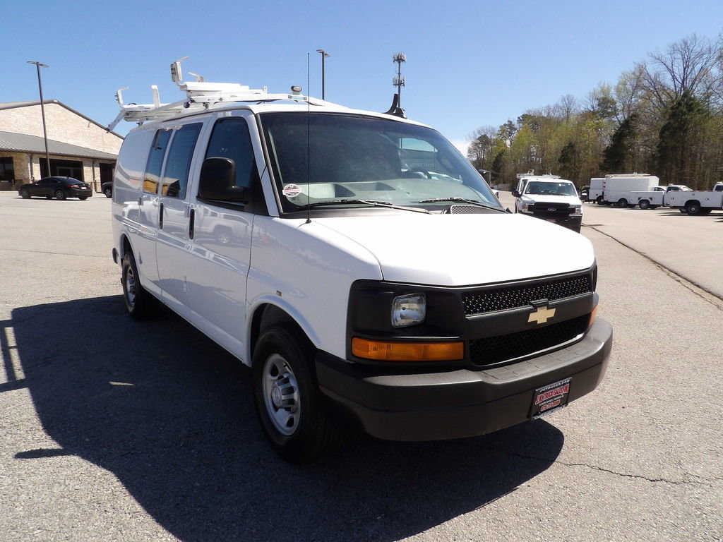 Used 2017 Chevrolet Express 2500 image 11